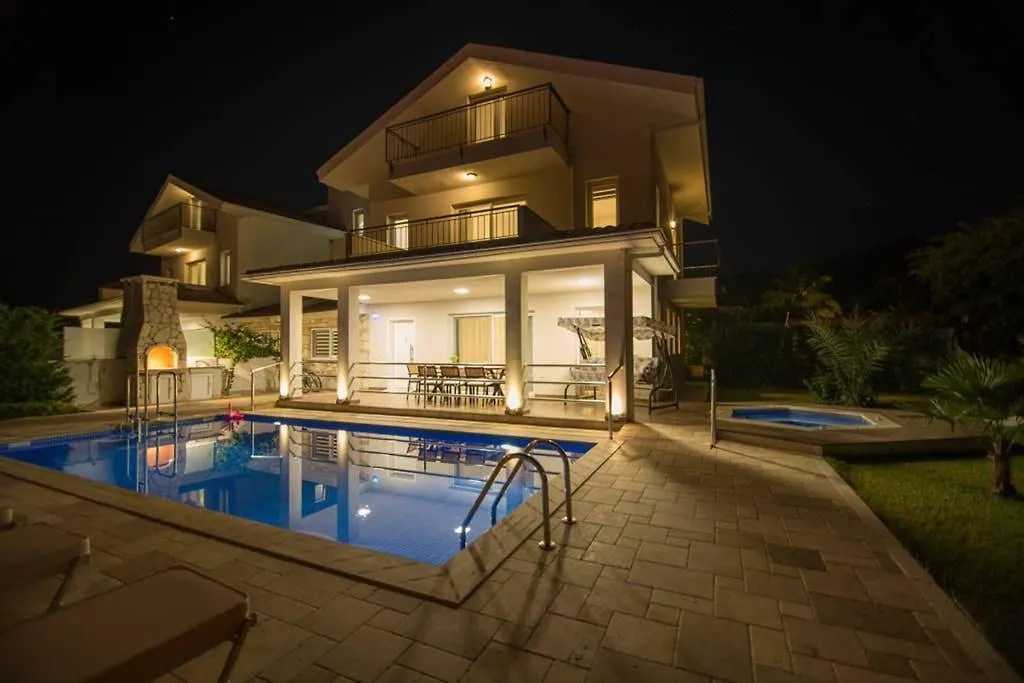 Villa Crescent Twins- Blue Vılla Dalyan