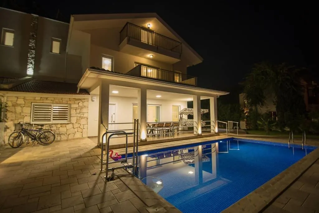 Crescent Twins- Blue Villa Dalyan Turquía