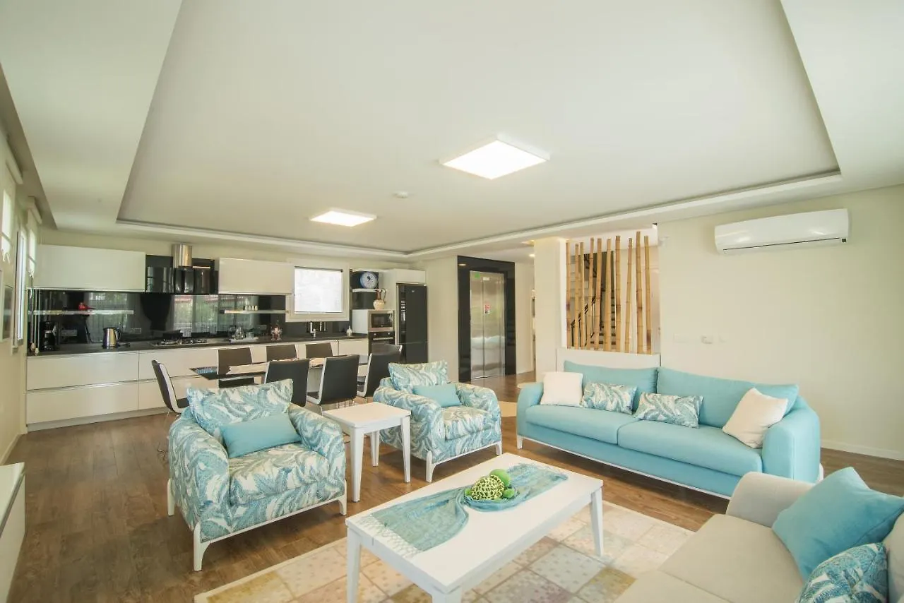 Crescent Twins- Blue Villa Dalyan 0*,